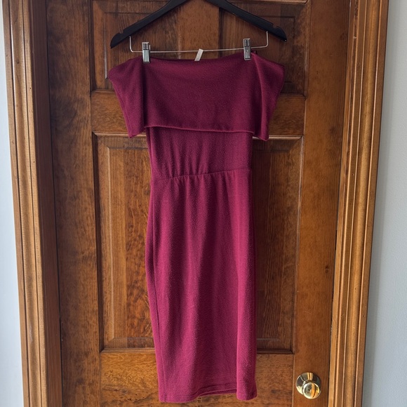 Solemio Strapless Wine Dress - Picture 1 of 6